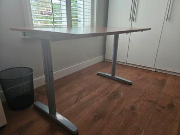 IKEA bureau galant 1.20m-0.80m - afbeelding 3 IKEA bureau galant 1.20m-0.80m - afbeelding 3