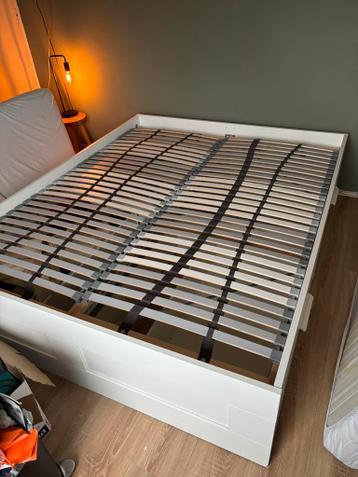 Zeer goede staat IKEA Brimnes Bed 160x200 met lattenbodem - afbeelding 2 Zeer goede staat IKEA Brimnes Bed 160x200 met lattenbodem - afbeelding 2