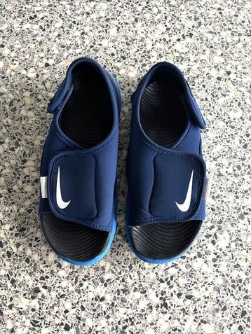 Nike blauwe sandalen maat 33.5