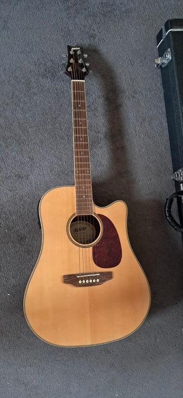 Ashton acoustische western gitaar met inbouw tuner