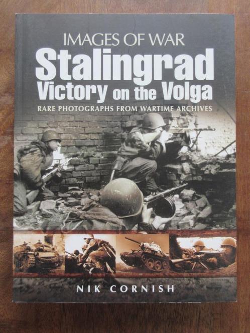 Stalingrad Victory on the Volga Photographs of War, Verzamelen, Militaria | Tweede Wereldoorlog, Landmacht, Boek of Tijdschrift