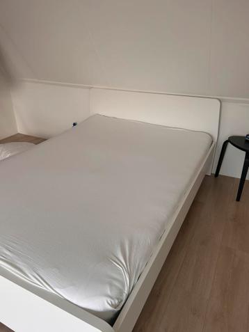 Bedframe inclusief matras - 140x200 - afbeelding 1 Bedframe inclusief matras - 140x200 - afbeelding 1