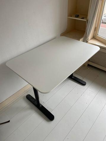 Bekant bureau wit ikea 120 x 80 - afbeelding 1 Bekant bureau wit ikea 120 x 80 - afbeelding 1