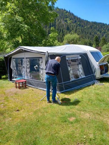 Caravan Voortent - Ruime en Comfortabele Uitbreiding