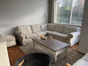 Nette hoekbank met hocker Ikea Ektorp - afbeelding 1 Nette hoekbank met hocker Ikea Ektorp - afbeelding 1