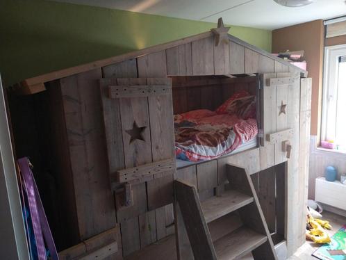 Boomhut bed met boekenkast, Kinderen en Baby's, Kinderkamer | Stapelbedden en Hoogslapers, Gebruikt, Ophalen