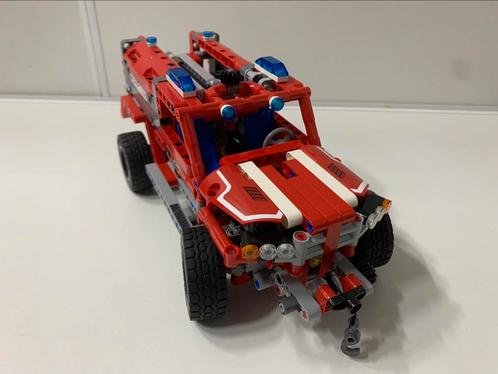 LEGO brandweerauto 42075 met verschillende functies, Kinderen en Baby's, Speelgoed | Duplo en Lego, Zo goed als nieuw, Ophalen of Verzenden