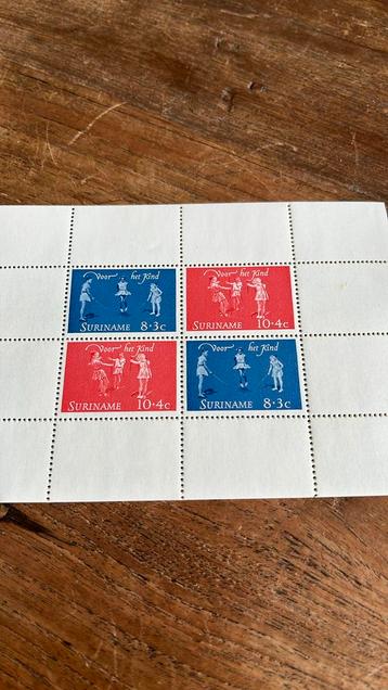 2 vellen Surinaamse postzegels
