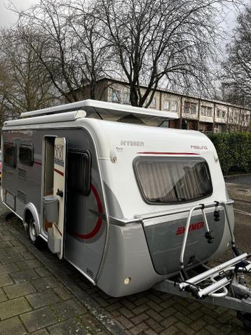 Eriba Feeling 425 met Mover, Thule dakluifel, fietsendrager