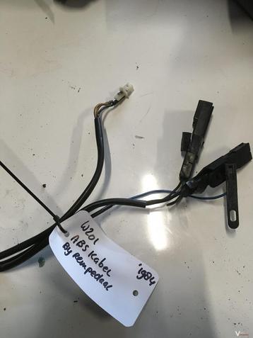 Mercedes w201 / 190 1983 ABS Kabel bij rempedaal