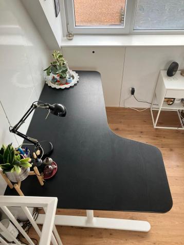 IKEA Bekant Mat Zwart Hoek bureau (links) - afbeelding 2 IKEA Bekant Mat Zwart Hoek bureau (links) - afbeelding 2