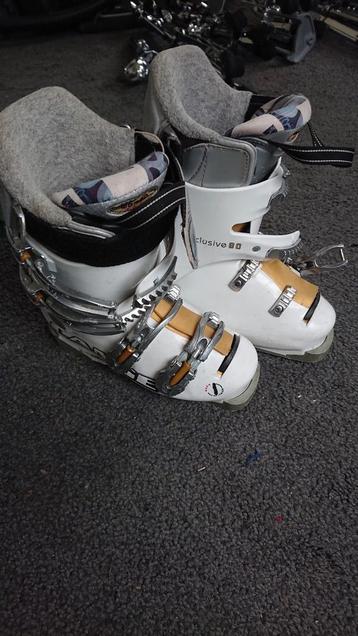 Zeer comfortabele dames skischoenen 23,5