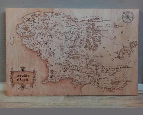 The map of Middle Earth, gebrand in hout, Verzamelen, Lord of the Rings, Nieuw, Ophalen of Verzenden