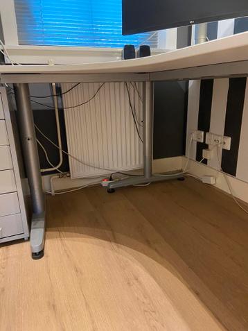 Bureau met hoek Ikea effektiv kleur wit - afbeelding 4 Bureau met hoek Ikea effektiv kleur wit - afbeelding 4