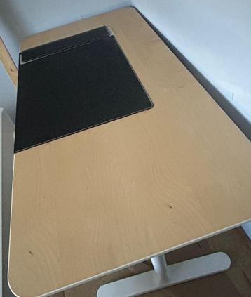 BEKANT eiken bureau IKEA 160cm bij 80cm - afbeelding 1 BEKANT eiken bureau IKEA 160cm bij 80cm - afbeelding 1