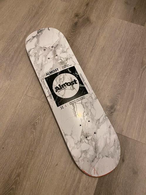 Almost Minimalist Skateboard Deck 8.5”, Sport en Fitness, Skateboarden, Zo goed als nieuw, Skateboard, Ophalen of Verzenden