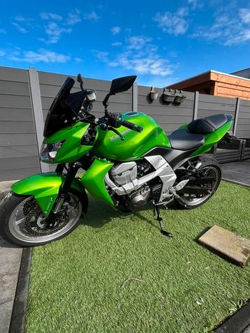 Kawasaki Z750 (LAGE KM 12,000km) uniek 2e eigenaar (bj 2007)