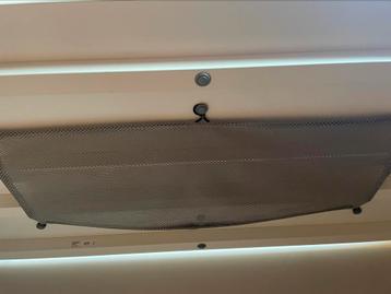 Bureau. Ikea Bekant. 140 x 60. Met lamp en bureaulegger - afbeelding 4 Bureau. Ikea Bekant. 140 x 60. Met lamp en bureaulegger - afbeelding 4