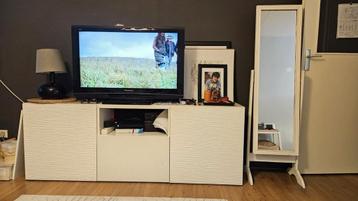 IKEA Besta TV Kast 180 cm/ zwarte lamp gratis - afbeelding 4 IKEA Besta TV Kast 180 cm/ zwarte lamp gratis - afbeelding 4