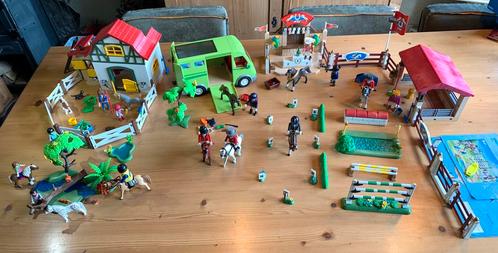 Playmobil Boerderij + Paardenbus + Wedstrijdpiste + Paarden, Kinderen en Baby's, Speelgoed | Playmobil, Zo goed als nieuw, Complete set