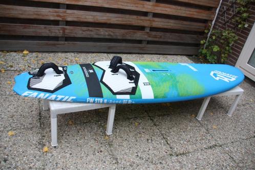 Fanatic Freewave STD surfplank met vin en boardbag., Watersport en Boten, Windsurfen, Gebruikt, Plank, Minder dan 250 cm, Met vin(nen)