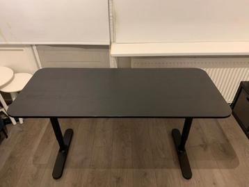 bekant bureau ikea 140x60 zwart/bruin - afbeelding 1 bekant bureau ikea 140x60 zwart/bruin - afbeelding 1