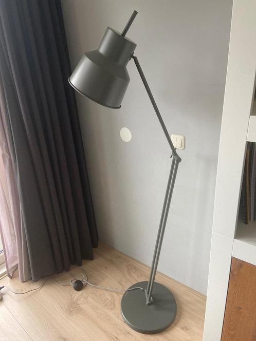 It’s About Romi vloerlamp mat grijs/ groen, Huis en Inrichting, Lampen | Vloerlampen, Gebruikt, 150 tot 200 cm, Metaal, Ophalen