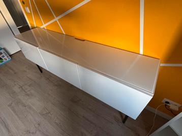 Ikea besta kast met glasplaat en op pootjes. - afbeelding 4 Ikea besta kast met glasplaat en op pootjes. - afbeelding 4