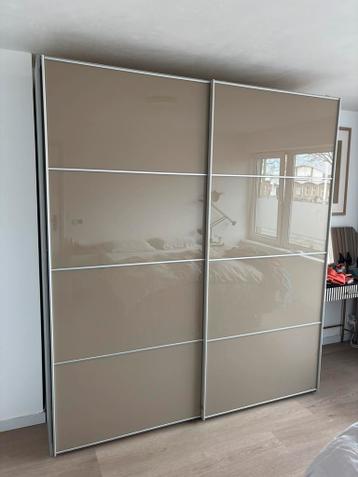 Kledingkast met schuifdeuren beige - afbeelding 1 Kledingkast met schuifdeuren beige - afbeelding 1