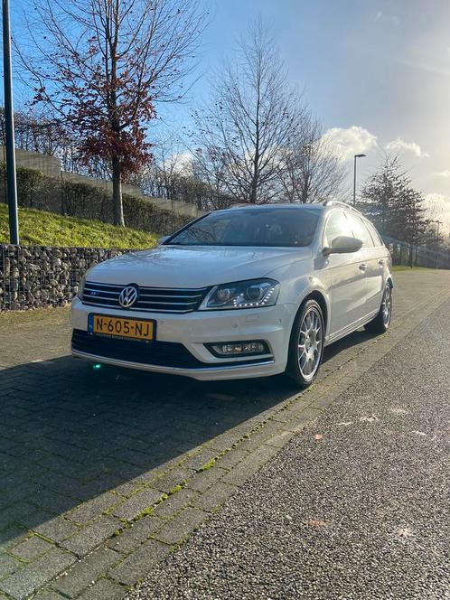 Volkswagen Passat 2.0 TSI R-Line 155KW Variant DSG 2013 Wit, Auto's, Volkswagen, Particulier, Passat, Achteruitrijcamera, Airbags