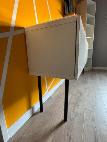 Ikea besta kast met glasplaat en op pootjes. - afbeelding 2 Ikea besta kast met glasplaat en op pootjes. - afbeelding 2