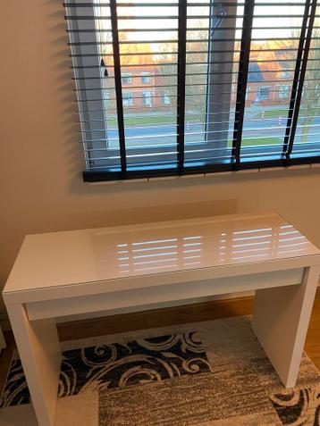 Ikea Malm toilettafel met een glazen blad - afbeelding 2 Ikea Malm toilettafel met een glazen blad - afbeelding 2