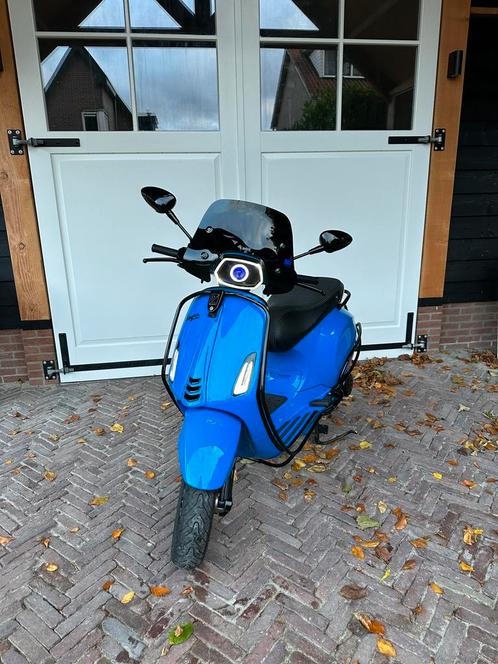 Vespa sprint 2021 80cc, Fietsen en Brommers, Brommers | Vespa, Zo goed als nieuw, Ophalen