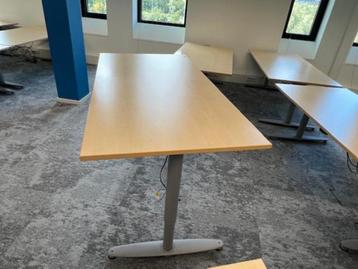 Elektrisch Kinnarps Bureau160x80xH62-85cm met kabelgoot,24st - afbeelding 11 Elektrisch Kinnarps Bureau160x80xH62-85cm met kabelgoot,24st - afbeelding 11