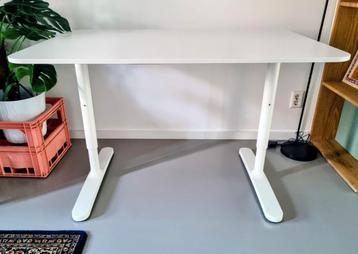 IKEA Bekant handmatig verstelbaar bureau - afbeelding 1 IKEA Bekant handmatig verstelbaar bureau - afbeelding 1