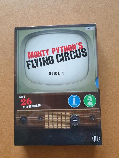Monty Python's Flying Circus Dvd Slice 1. 777 minuten!, Cd's en Dvd's, Dvd's | Cabaret en Sketches, Zo goed als nieuw, Tv-programma of Sketches