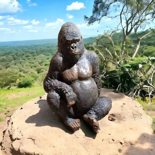 Beeld gorilla tuinbeeld grote aap, beeld klein kalfje, Tuin en Terras, Tuinbeelden, Nieuw, Dierenbeeld, Kunststof, Ophalen of Verzenden