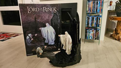 Lord Of The Rings WETA Sideshow Dioramas Gandalf vs Saruman!, Verzamelen, Lord of the Rings, Zo goed als nieuw, Beeldje of Buste