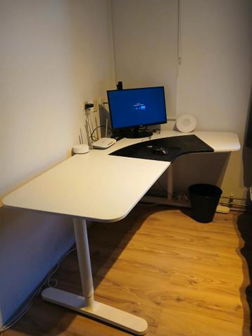 IKEA Bekant bureautafel 160x80 – verstelbaar & stevig - afbeelding 1 IKEA Bekant bureautafel 160x80 – verstelbaar & stevig - afbeelding 1