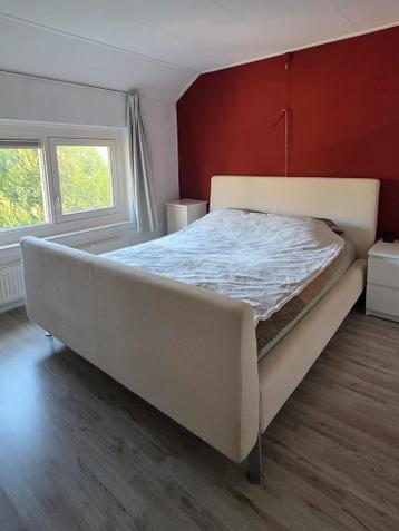 Tweepersoonsbed met elektrische lattenbodems - afbeelding 11 Tweepersoonsbed met elektrische lattenbodems - afbeelding 11