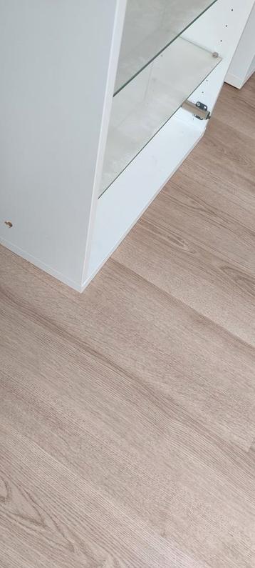 IKEA Besta kasten met ophangbeugels en onderverlichting - afbeelding 3 IKEA Besta kasten met ophangbeugels en onderverlichting - afbeelding 3