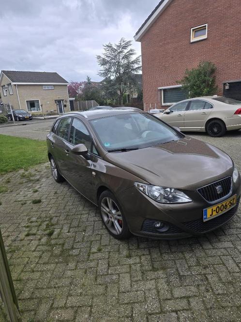 Seat Ibiza 1.2 TSI 77KW ST 2011 Bruin, Auto's, Seat, Particulier, Ibiza, 360° camera, ABS, Adaptive Cruise Control, Airbags, Airconditioning