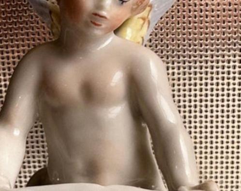 Cherubijntje/Putto capodimonte 1950/1974, Antiek en Kunst, Antiek | Porselein, Ophalen of Verzenden