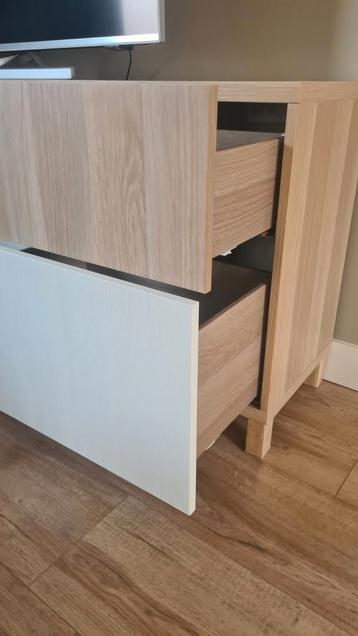 Ikea Besta tv meubel wit met hout, ladekast met druksysteem. - afbeelding 3 Ikea Besta tv meubel wit met hout, ladekast met druksysteem. - afbeelding 3
