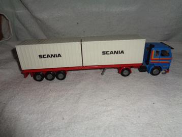 Tekno Scania met containers