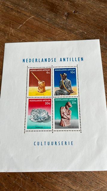 Vel postzegels Nederlandse Antillen postfris