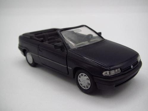 Gama - 1026 Opel Astra Cabrio Donkerblauw 1:43, Hobby en Vrije tijd, Modelauto's | 1:50, Zo goed als nieuw, Ophalen of Verzenden