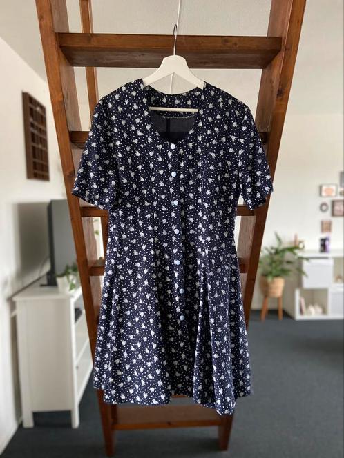 Vintage bloemen jurk, Kleding | Dames, Jurken, Zo goed als nieuw, Maat 38/40 (M), Blauw, Knielengte, Verzenden