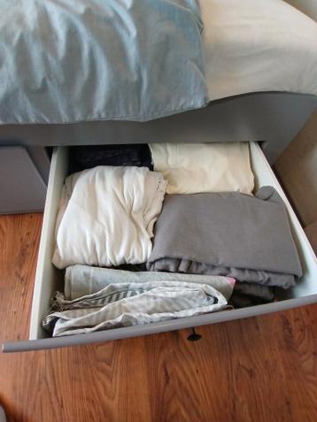 Ikea (Hemnes) bed, 1&2 persoons - afbeelding 5 Ikea (Hemnes) bed, 1&2 persoons - afbeelding 5