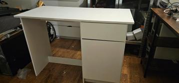 Malm ikea bureau wit - afbeelding 1 Malm ikea bureau wit - afbeelding 1